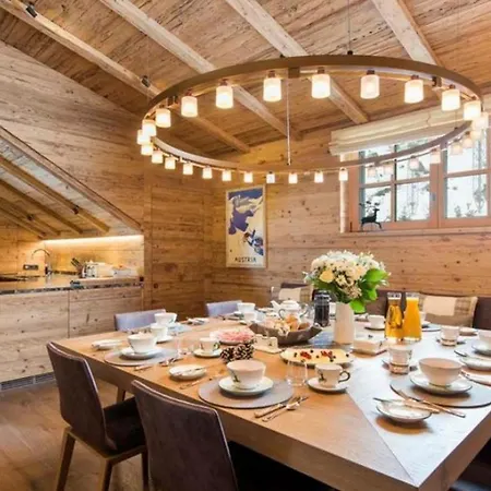 5br Elegant Gestaltete Mit Sauna *